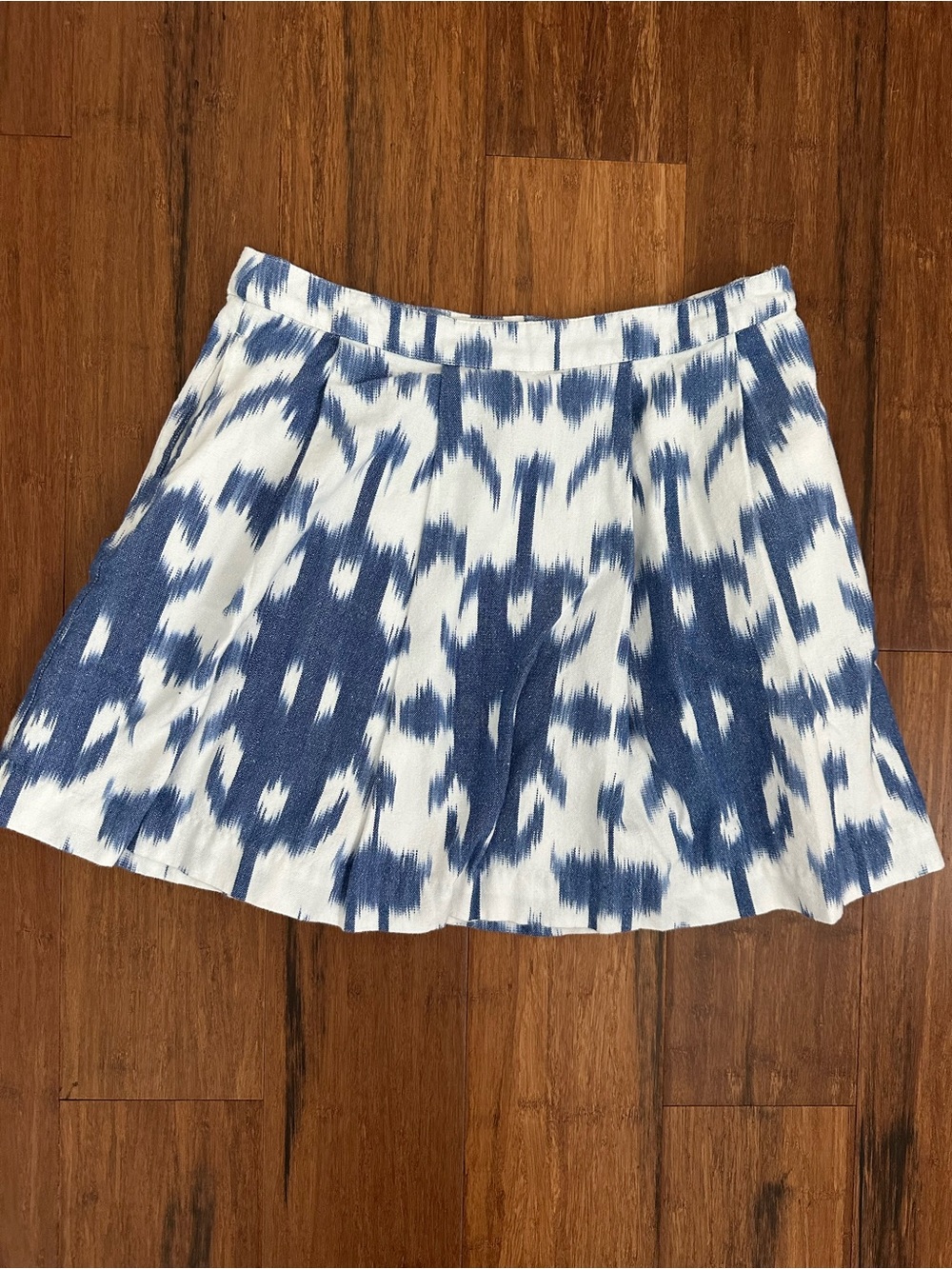 Vineyard Vines Blue and White Ikat Skater Skirt Fully Lined